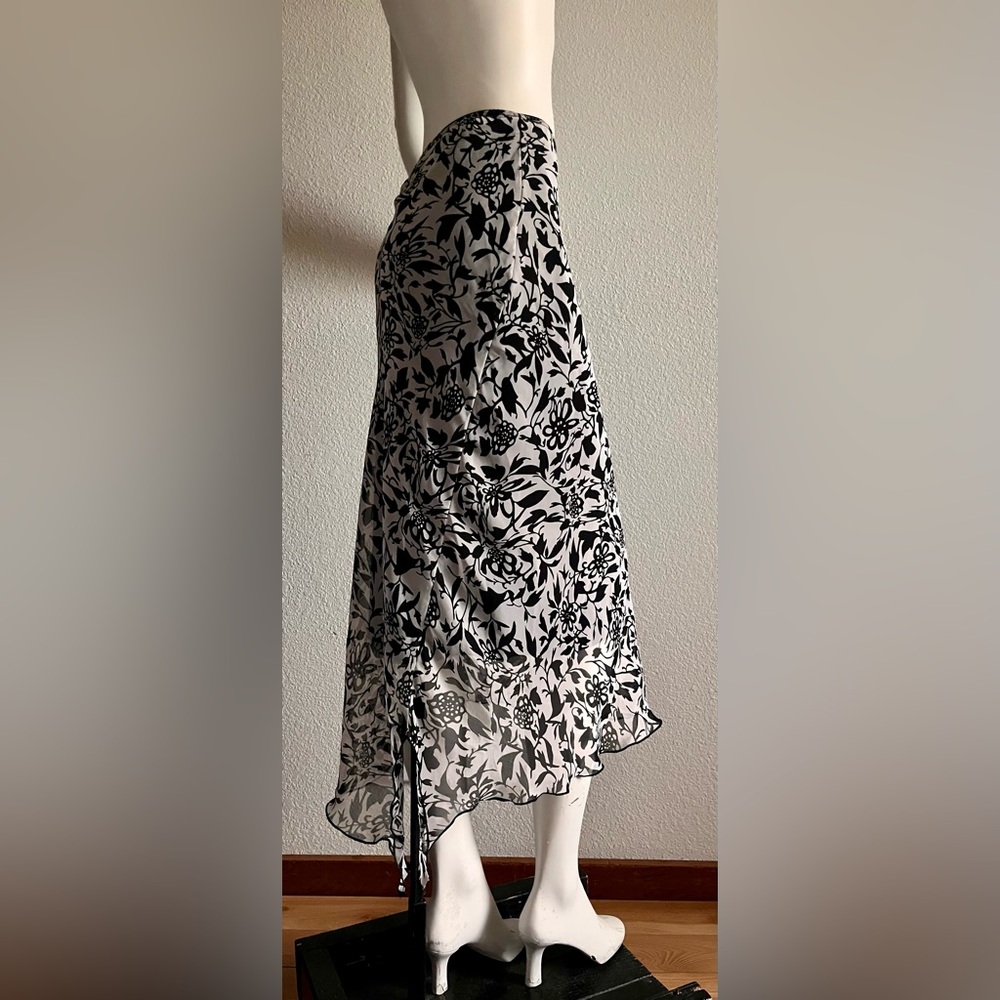 Vintage Labelle Black White Floral Handkerchief Skirt Whimsy Goth Fairycore S - Picture 11 of 16